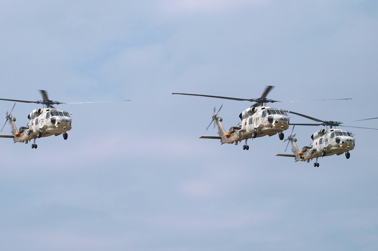 館山航空基地：哨戒ヘリコプター飛行展示